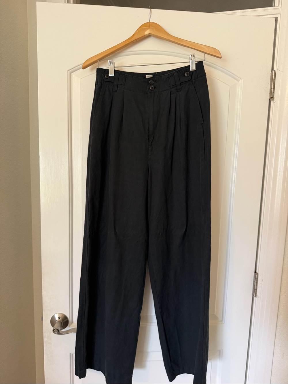 Madewell Wide-Leg Pleated Trousers in Black